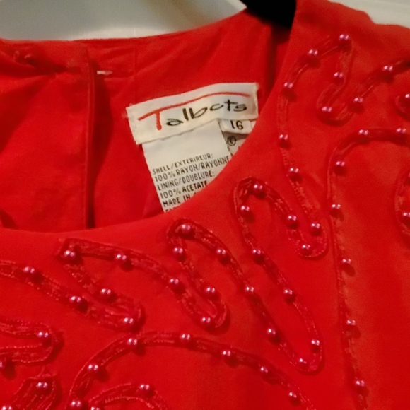 Clothes - Picture 3 of 4